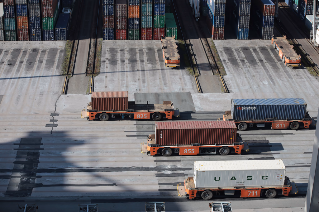 Hong Kong Marine Cargo Cranes & Container Terminal